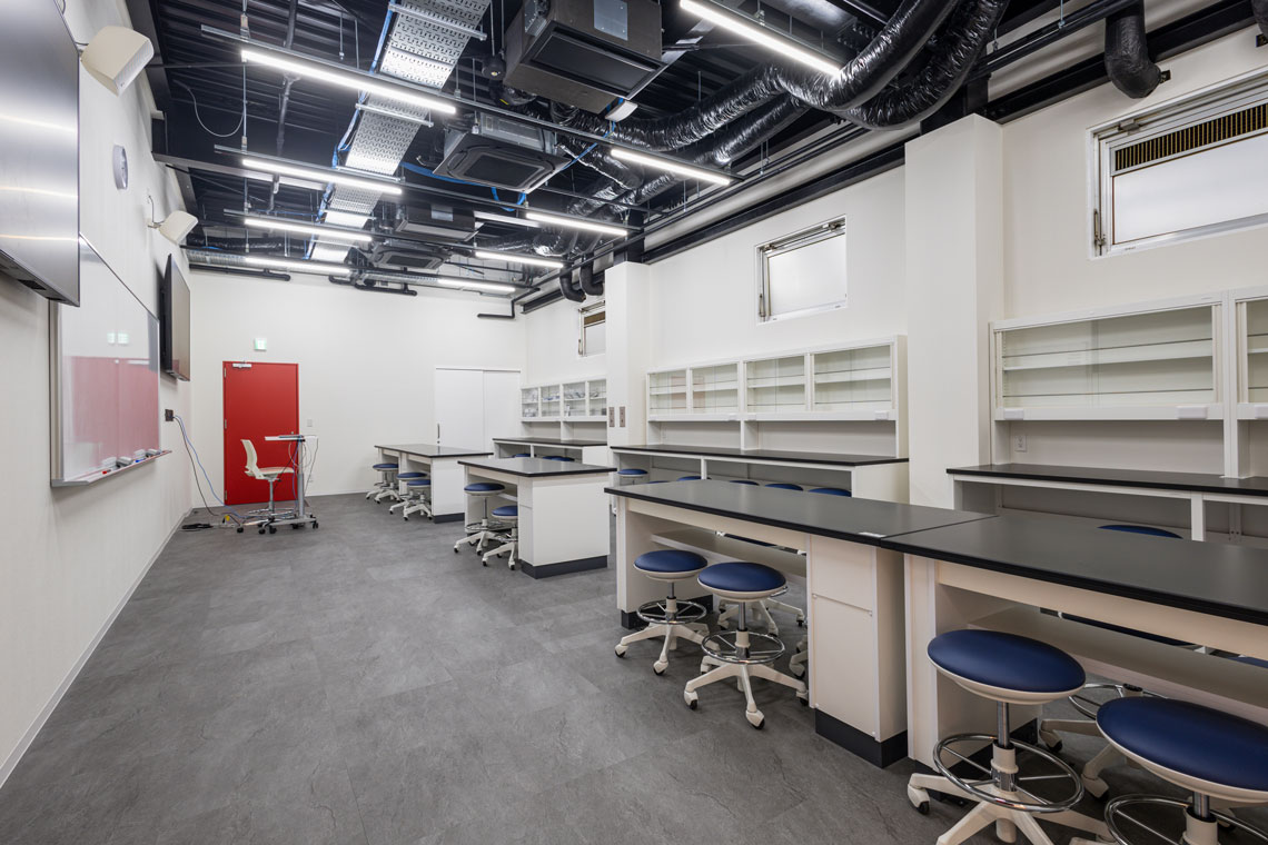 Dry Lab